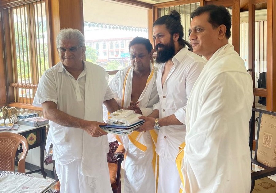 ಟಾಕ್ಸಿಕ್ ರಿಲೀಸ್ಗೂ ಮುನ್ನ ಧರ್ಮಸ್ಥಳದಲ್ಲಿ ಯಶ್!