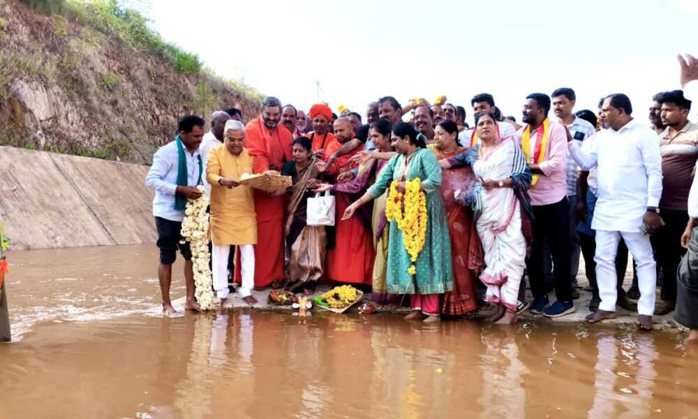ಮೊದಲ ಬಾರಿಗೆ ಗೋನೂರು ಕೆರೆಗೆ ಹರಿದು ಬಂದ ಭದ್ರೆ – ರೈತರ ಸಂಭ್ರಮಾಚರಣೆ